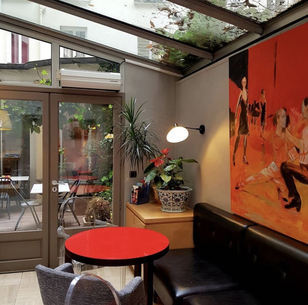 HOTEL BEAUSEJOUR RANELAGH 49/73