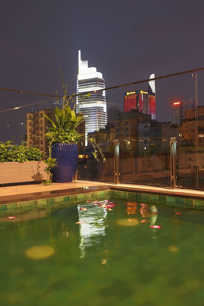 Cherry Boutique Hotel 47/50