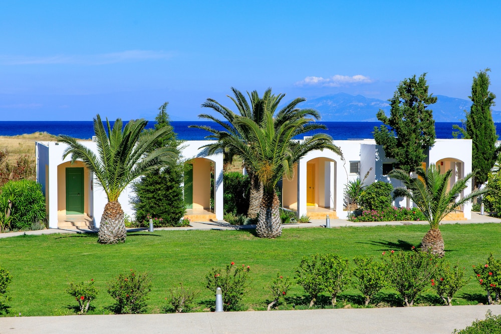 Sovereign Beach Hotel 48/50