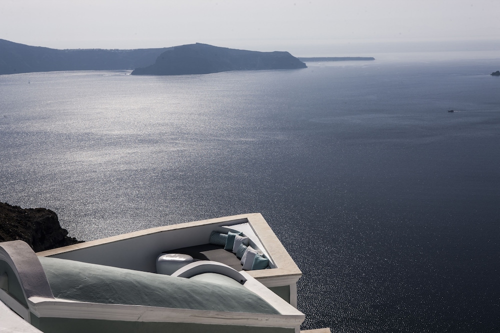 Andronikos Santorini 16/42