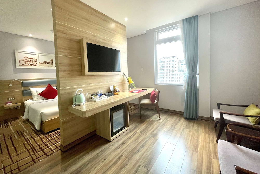 Adora Mira Hotel (formerly Ramada Encore By Wyndham Saigon D1) 14/50