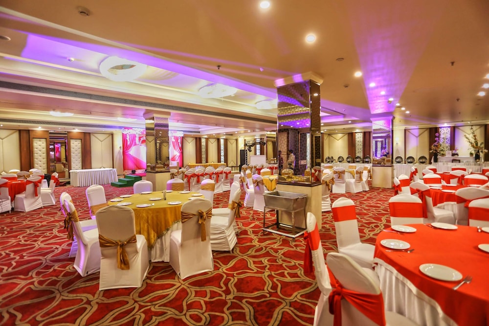 Sarovar Portico 37/50
