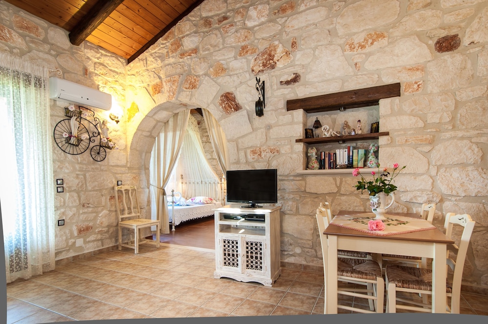KAVOS PSAROU VILLAS 6/50