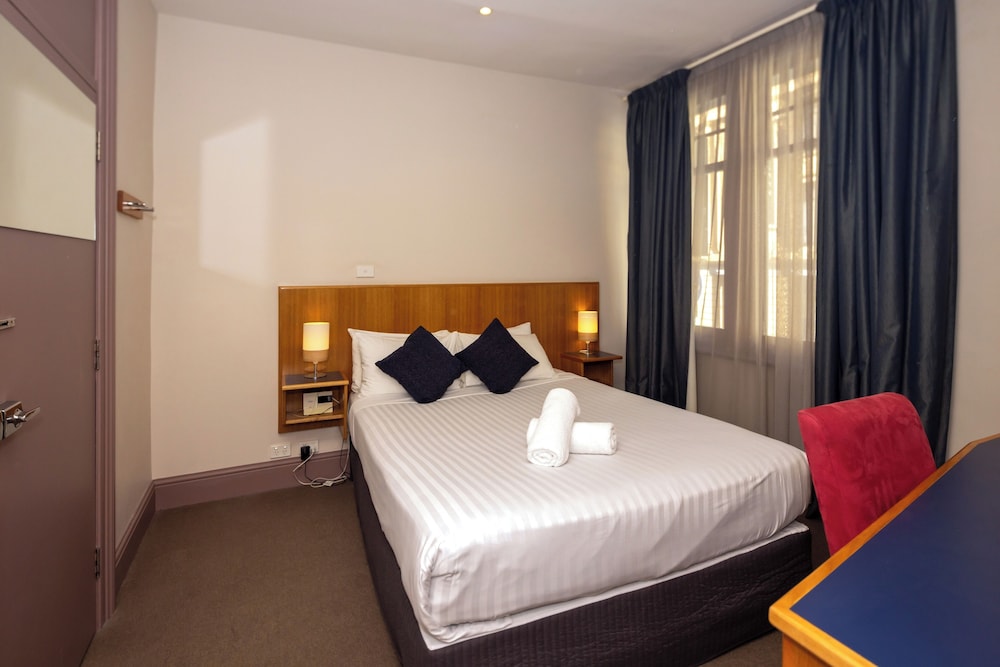 Central Hotel 17/55