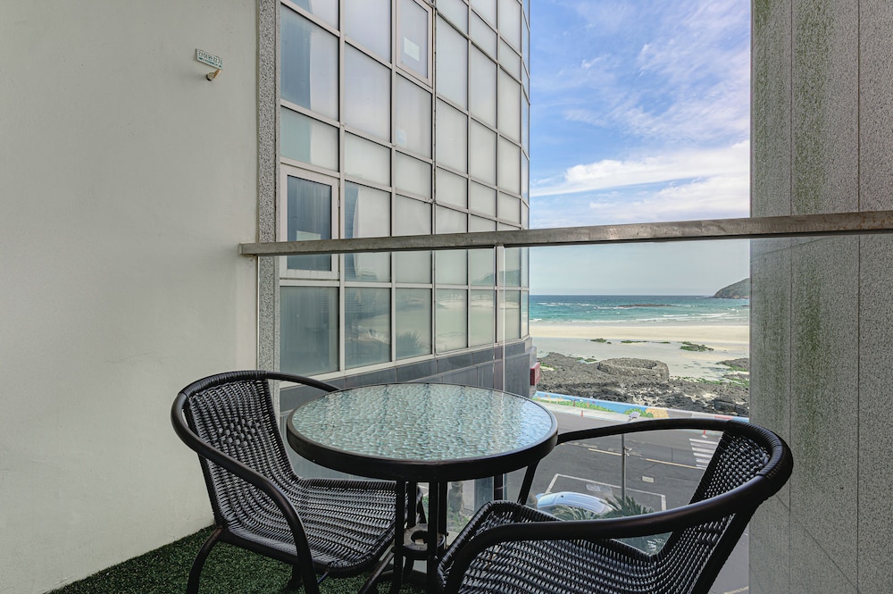 Hamdeok Beach Stay Jeju 47/56