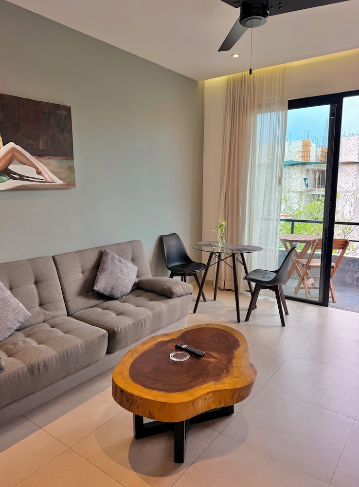 Ah Xok Suites 31/50