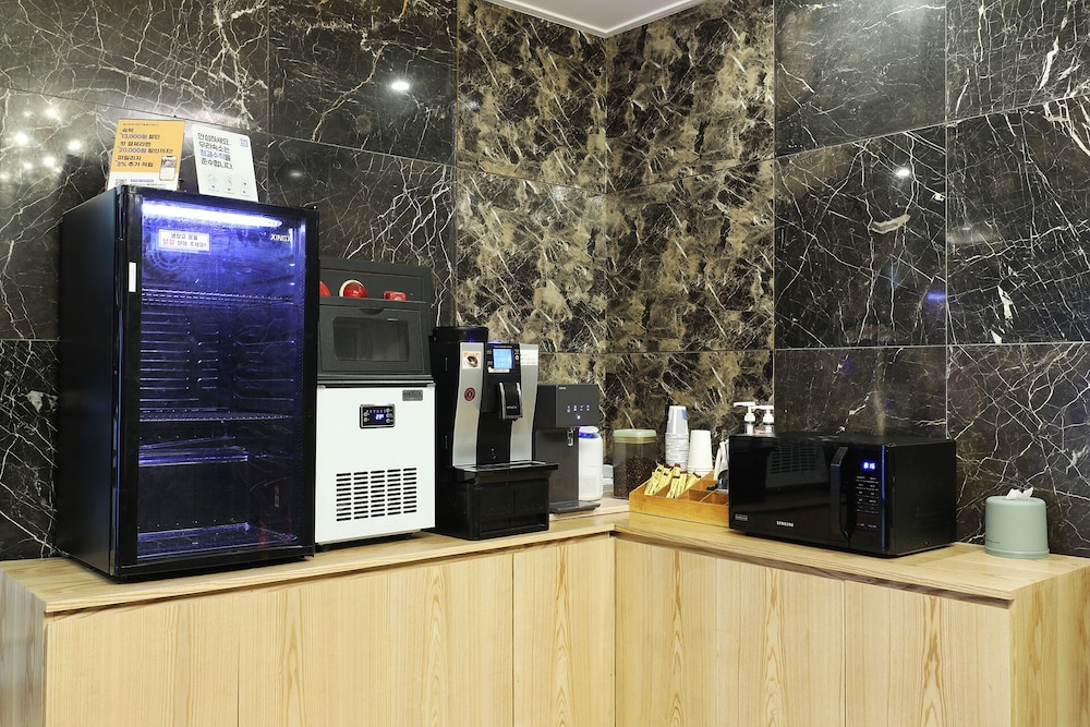 Hotel Tomgi 9/99
