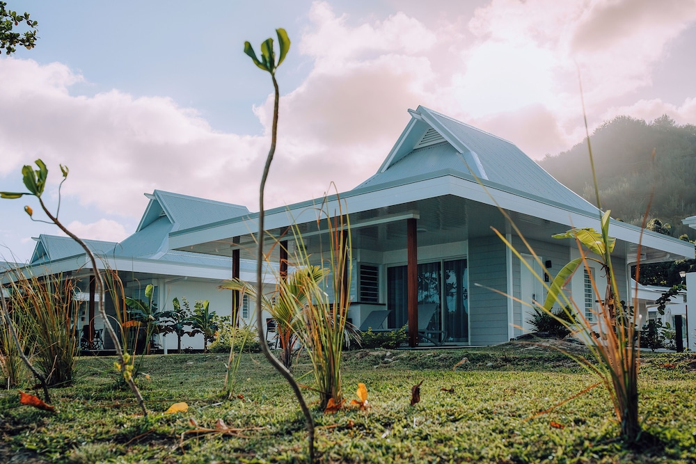 Niu Beach Hotel in MOOREA