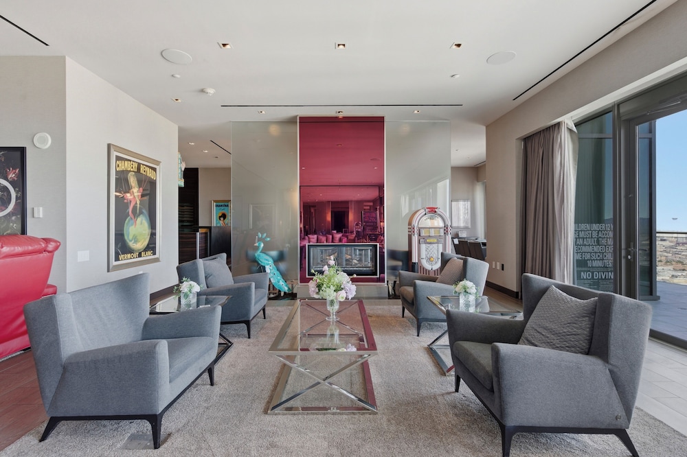 StripViewSuites at Palms Place 63/79