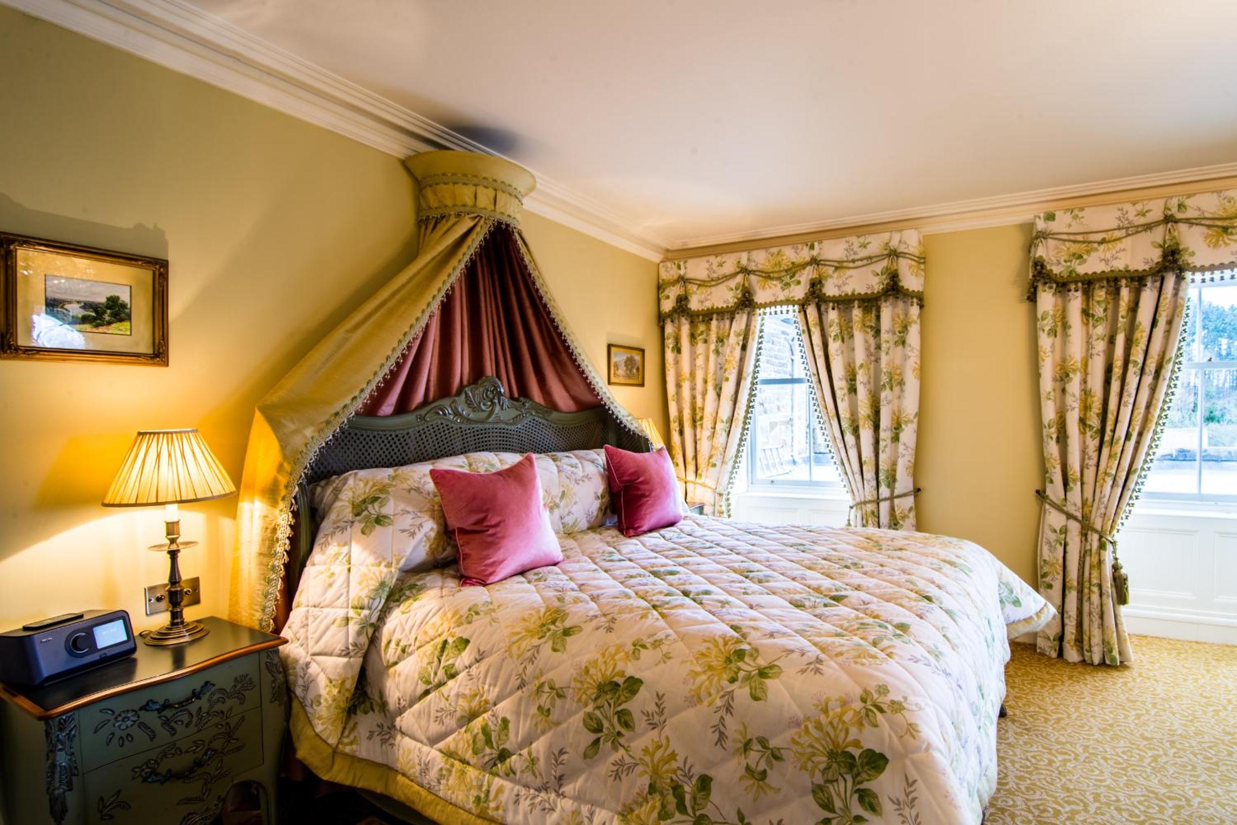 Castle, Junior Suite, Queen Bed