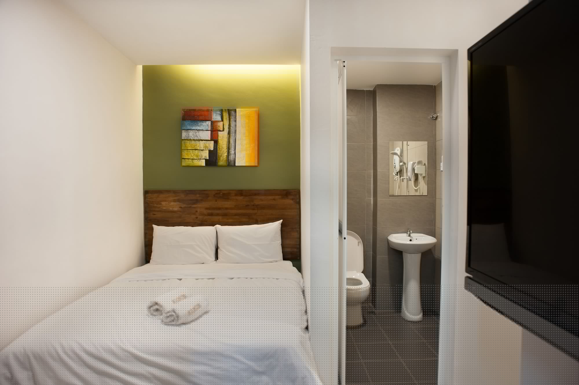 DELUXE, DOUBLE BED