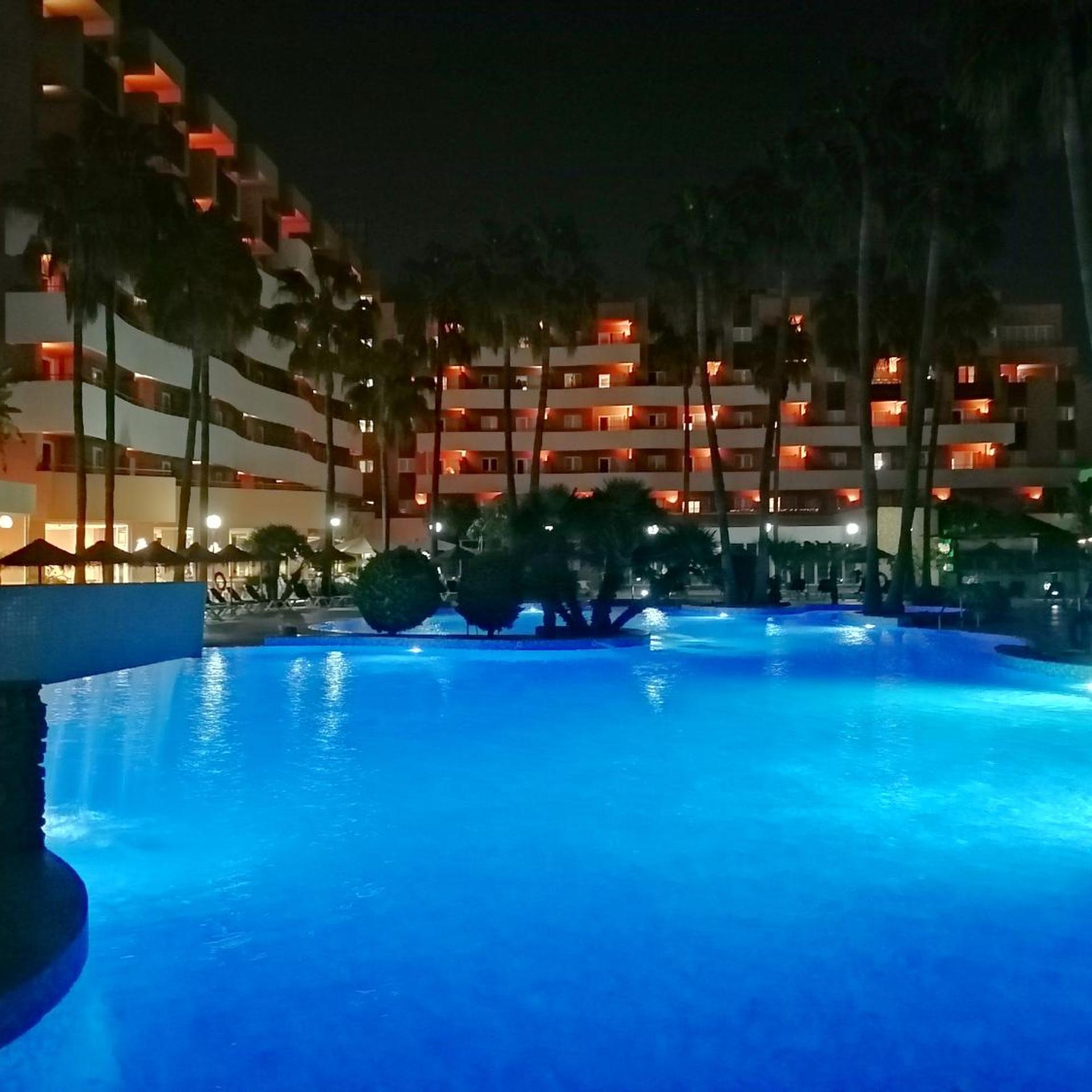 Apartahotel Arena Center 54/58