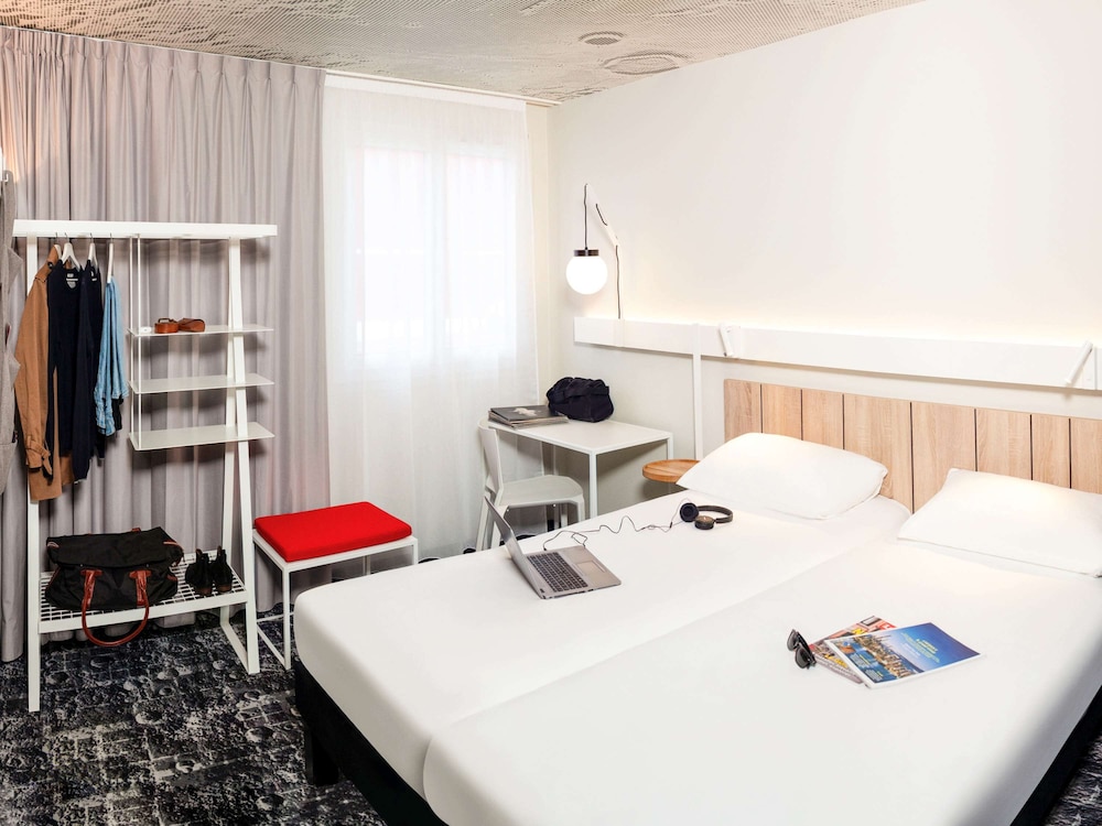Ibis Pontarlier 32/65
