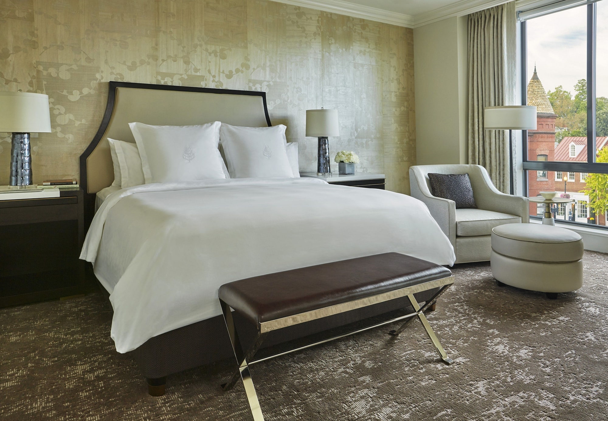 DELUXE, KING BED, ACCESSIBLE