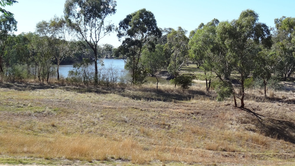Corowa Golf Club Motel 22/32