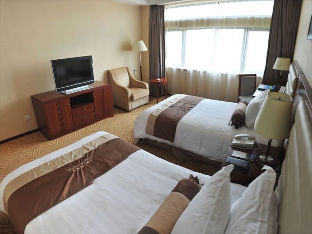 Shanghai Paradise Hotel 8/22