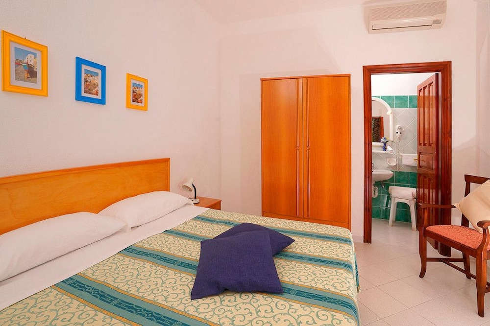 Hotel Villa Mena 19/50