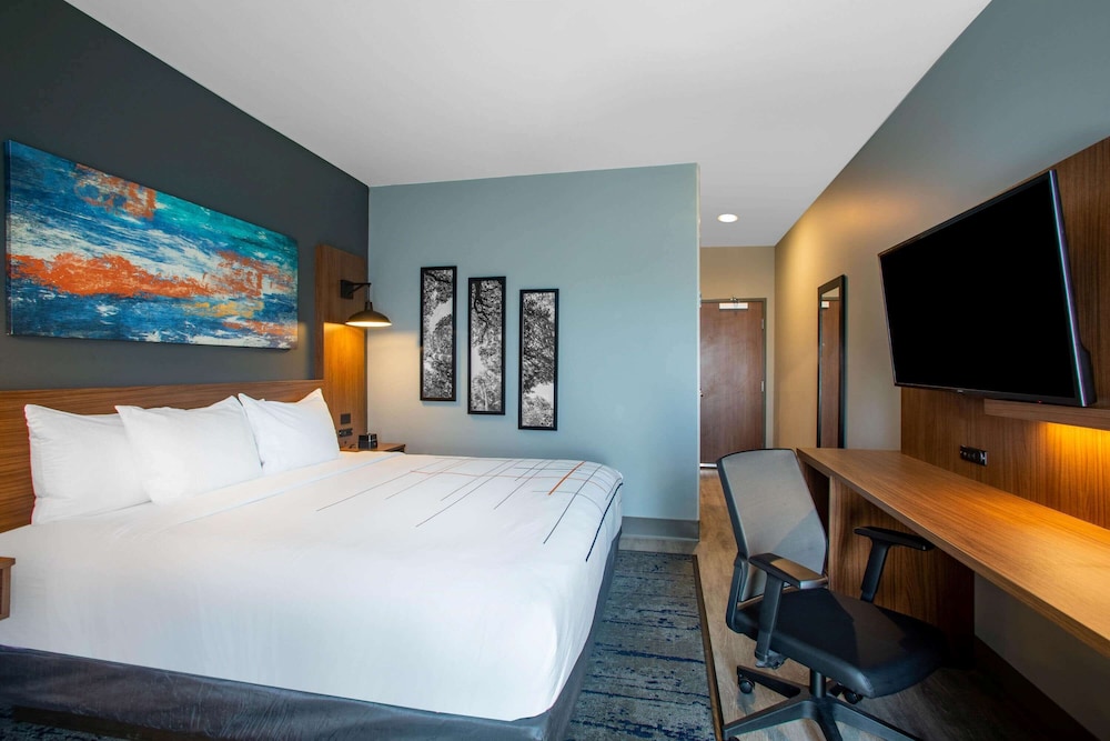 La Quinta Inn Suites By Wyndham Oxford 9/47