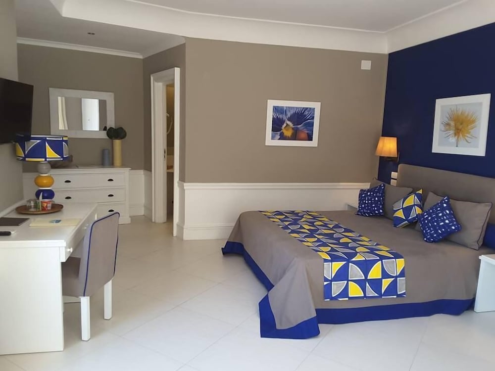 BLUE, JUNIOR SUITE, SEA VIEW, TERRACE