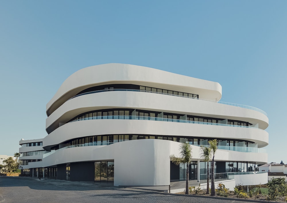 Longevity Health & Wellness Hotel 2/67