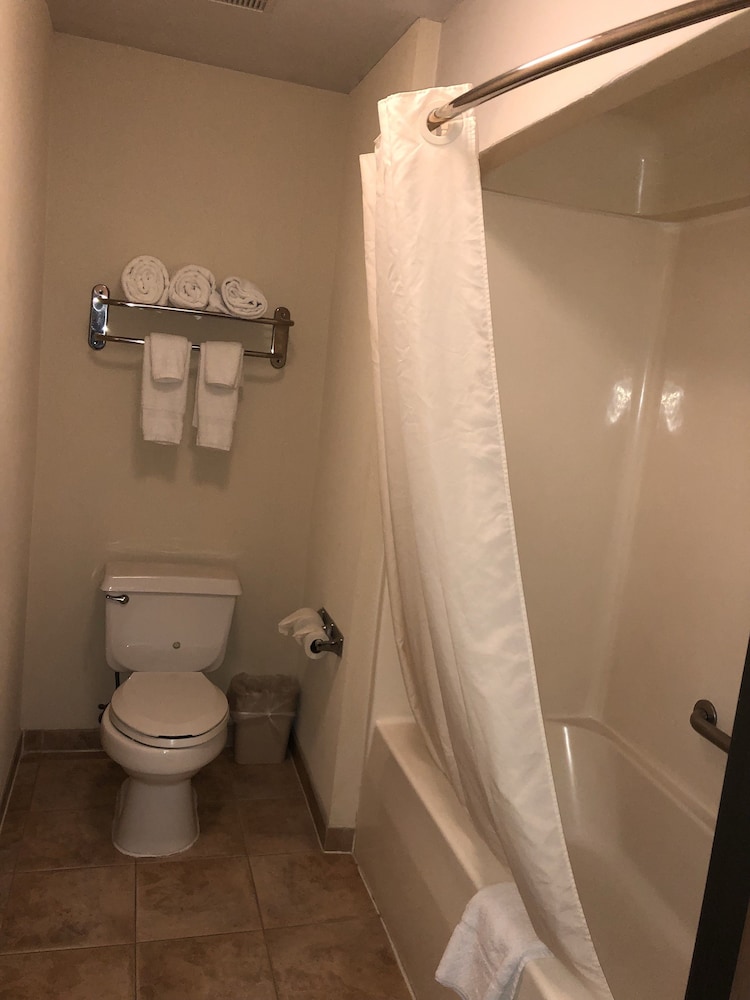 MHO INN and SUITES 20/48