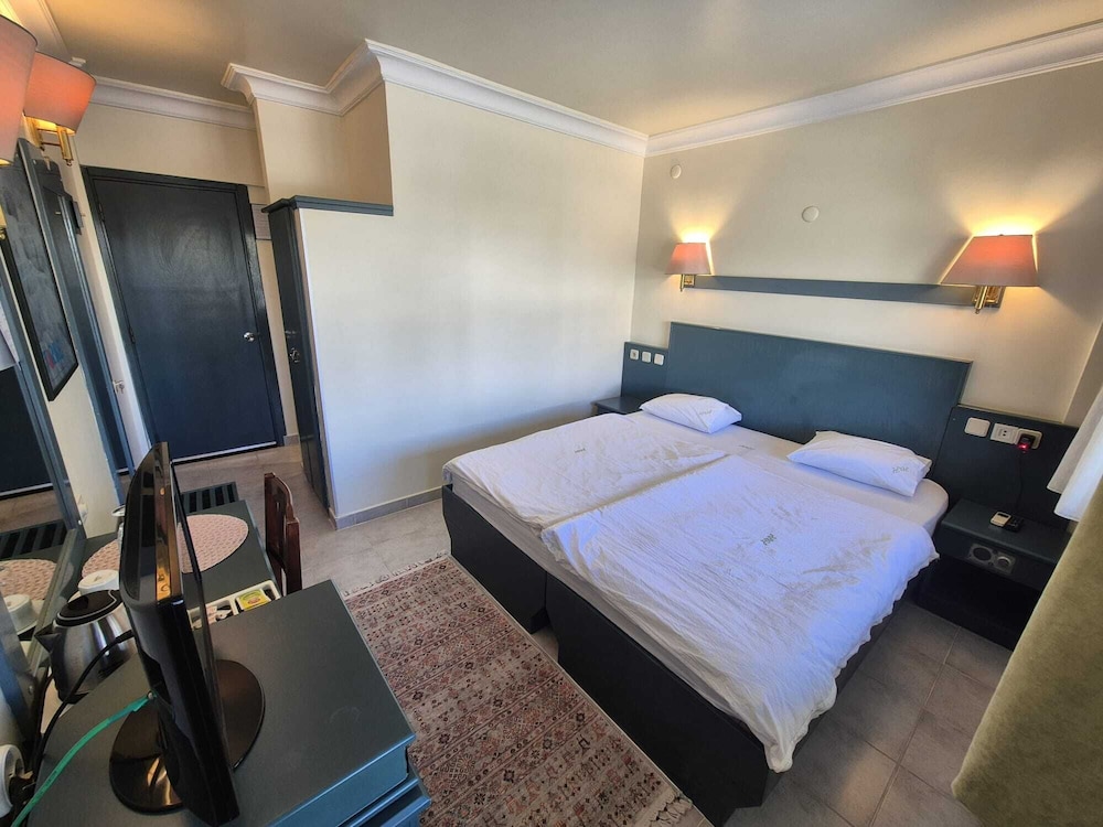 Hal-Tur Hotel 16/50