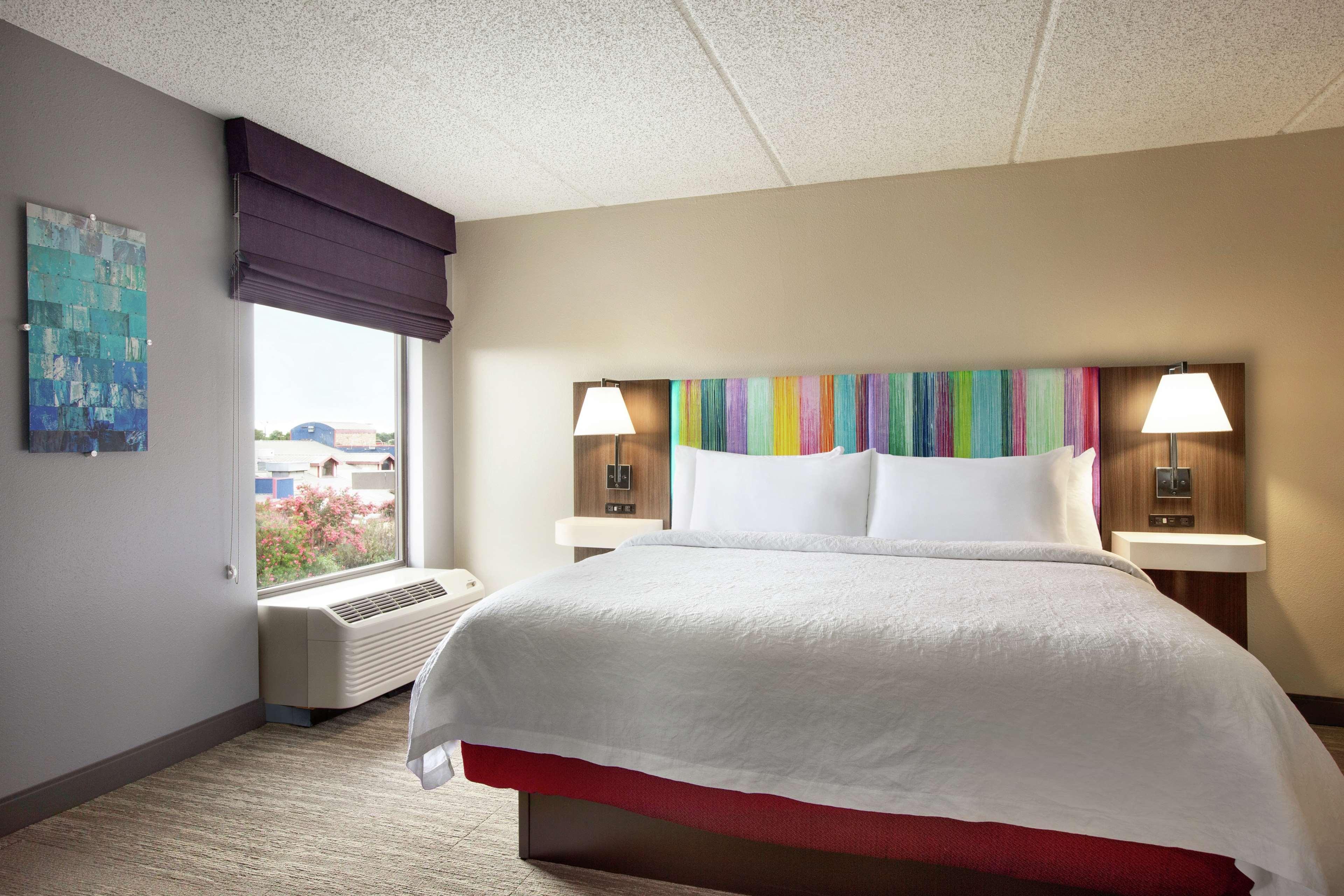 STUDIO, SUITE, KING BED, SOFA