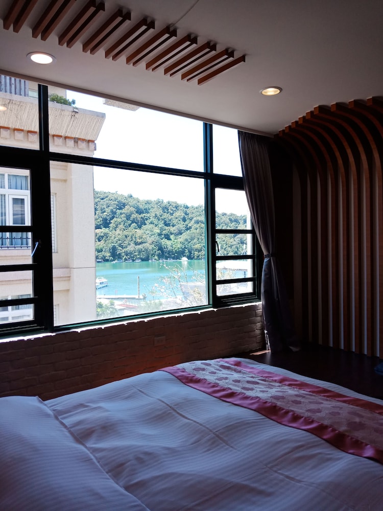 Shuian Lakeside Hotel 42/75