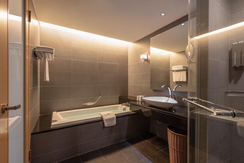 Lakeshore Hotel Hualien 9/71