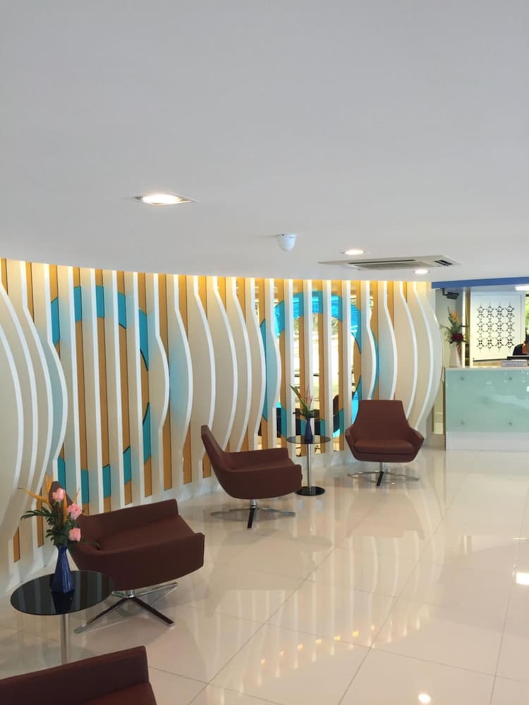 Grand Tower Inn Sathorn 32/49
