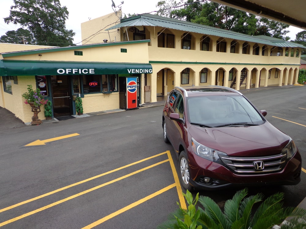 Economy Inn Express Warren 4/47