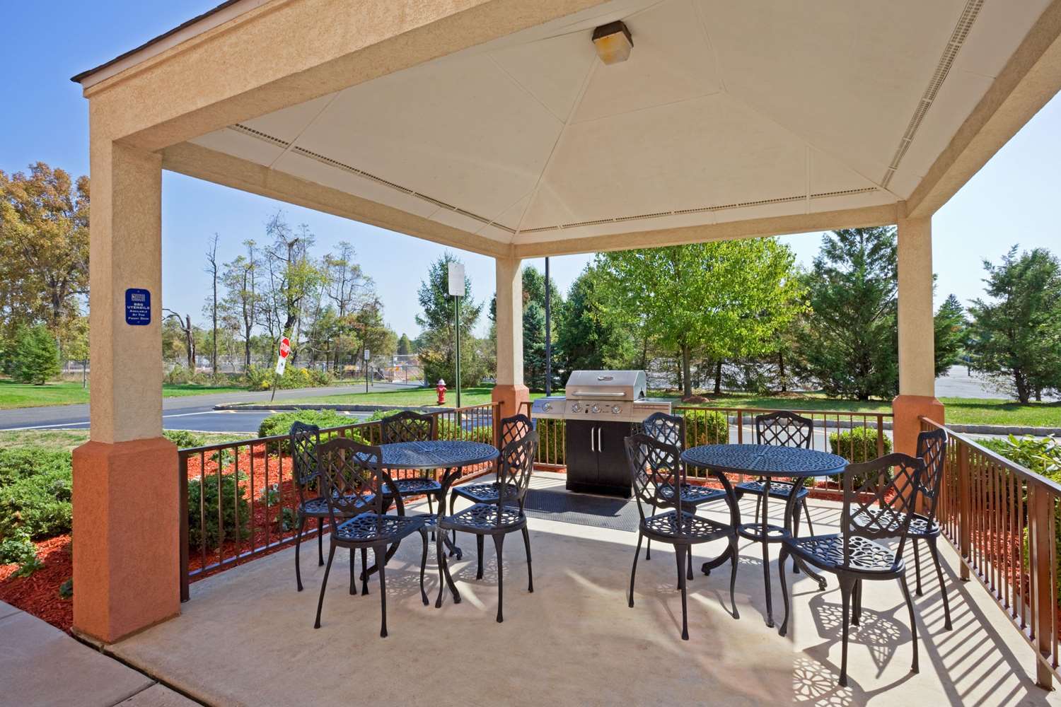 Sonesta Simply Suites Somerset 22/26