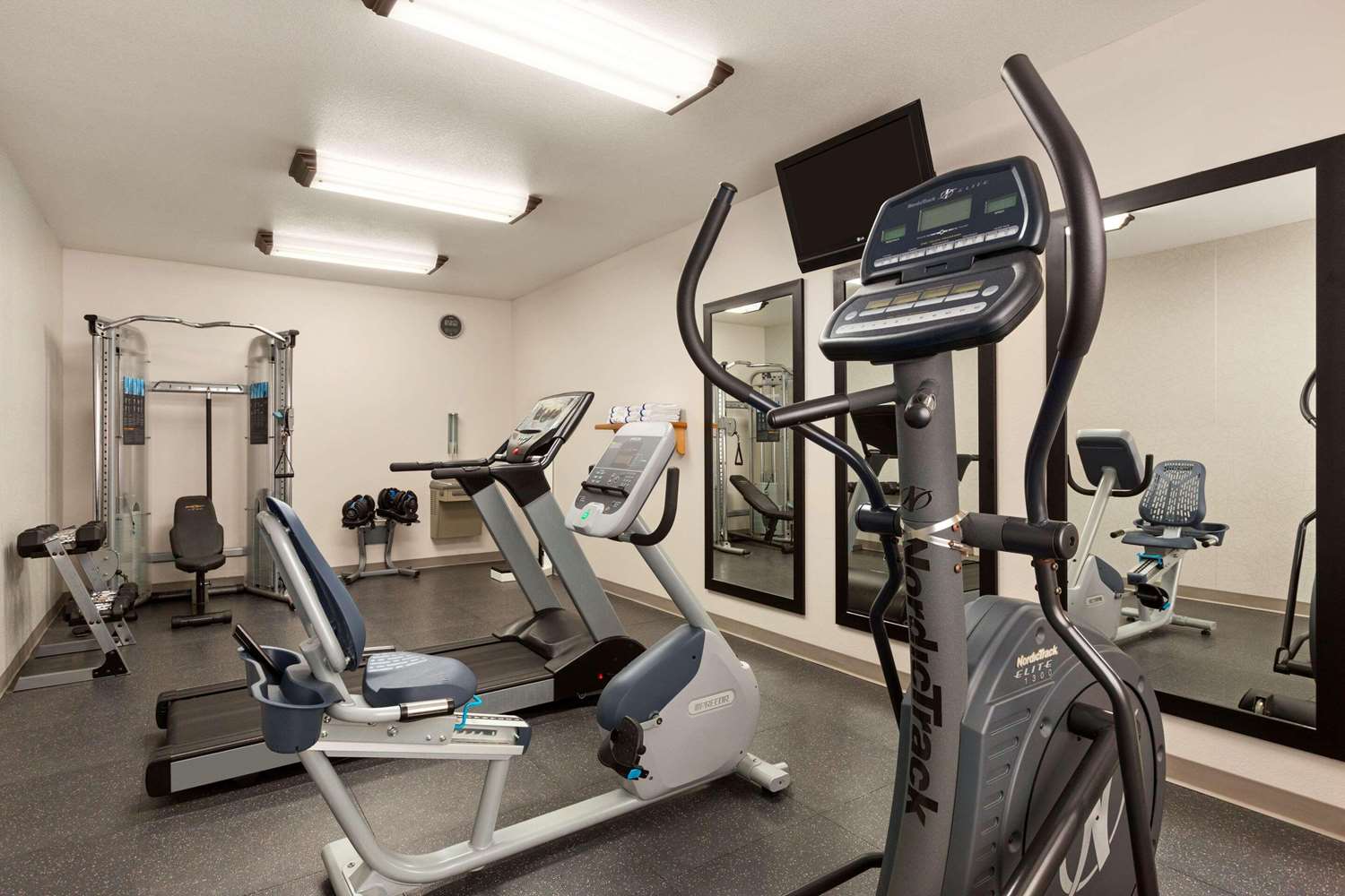 Country Inn & Suites by Radisson, Fort Worth West l-30 NAS JRB 27/45