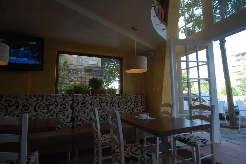 HOTEL TOWN HOUSE 26/36