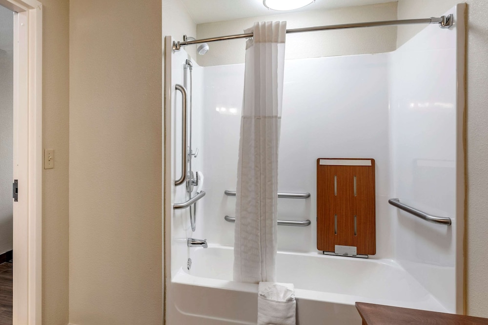 Comfort Inn & Suites Atoka-Millington 14/35