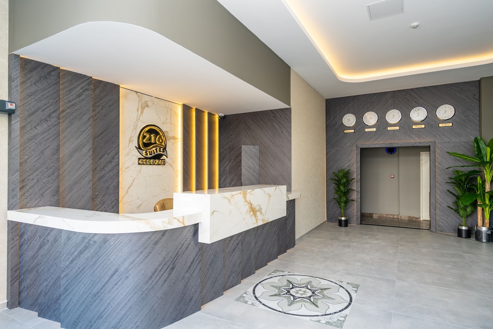 216 Ruby Suite 4/43