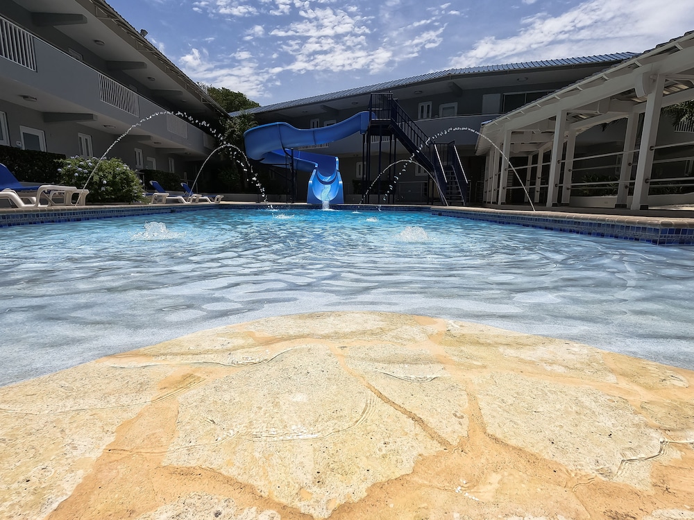 Costa Bahia Hotel and Convention Center 35/41
