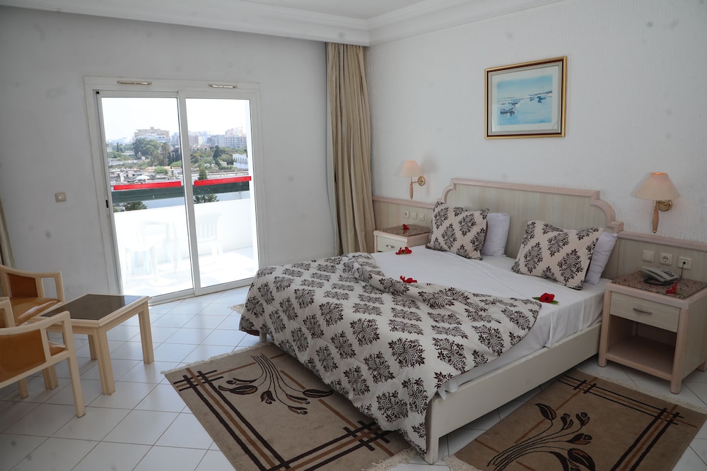 Hotel Royal Jinene 20/68