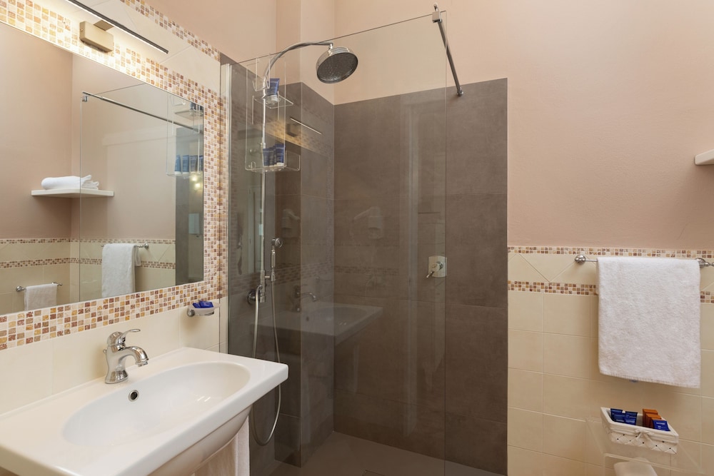 Marin Hotel 42/42
