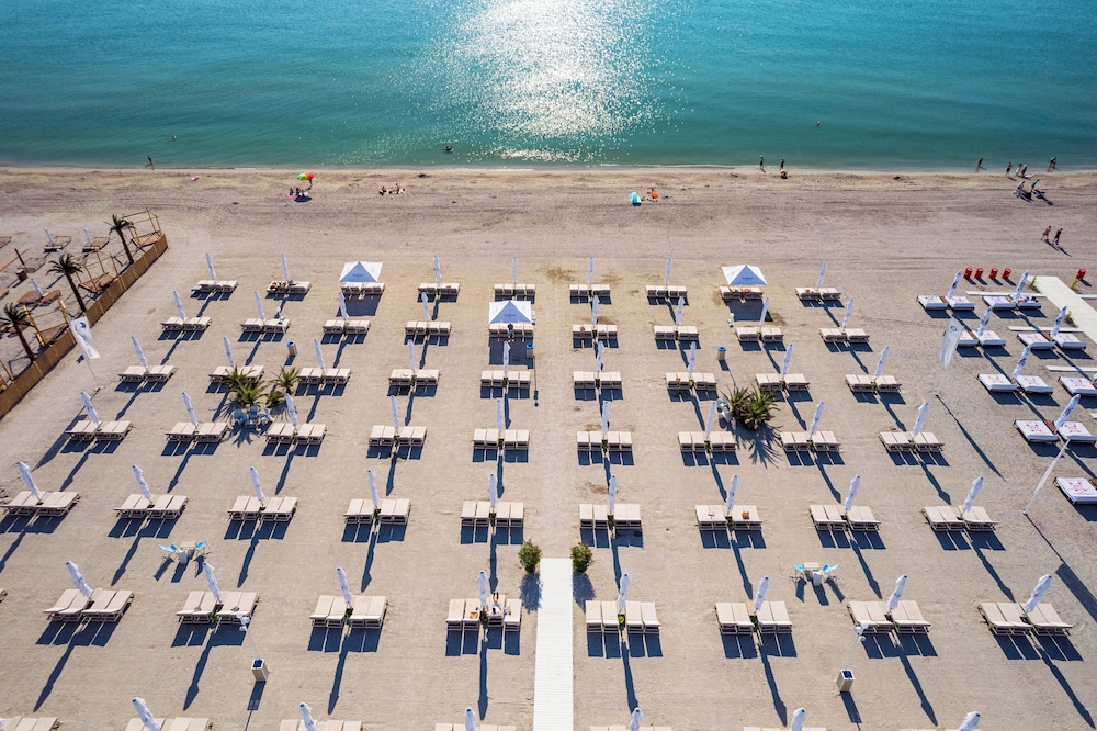 Hotel Opera Mamaia 65/70