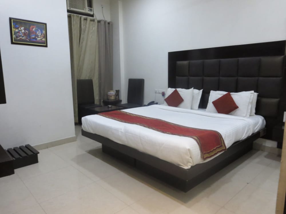 Hotel Madhushrie 25/50