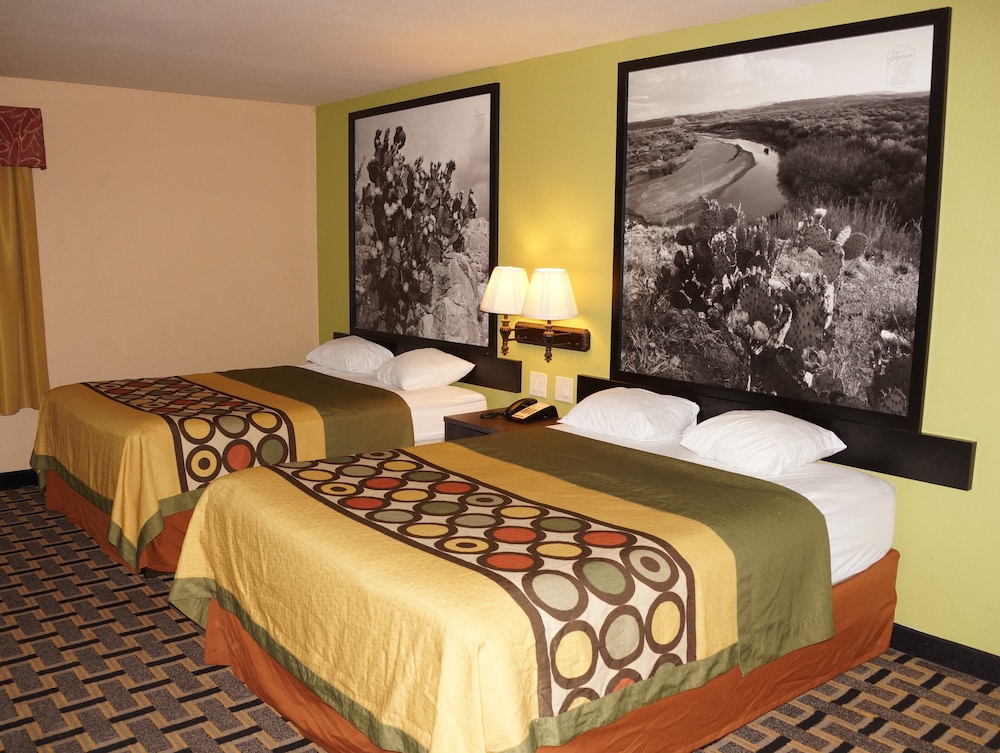 Super 8 by Wyndham Farmers Branch/North Dallas 13/28