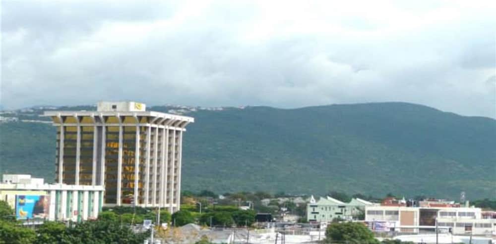 New Kingston C.A. Guest Apartments I 1/18
