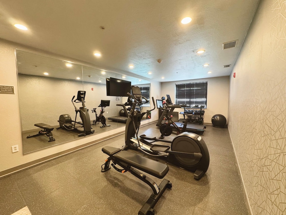Country Inn & Suites by Radisson, Port Charlotte, FL 14/30