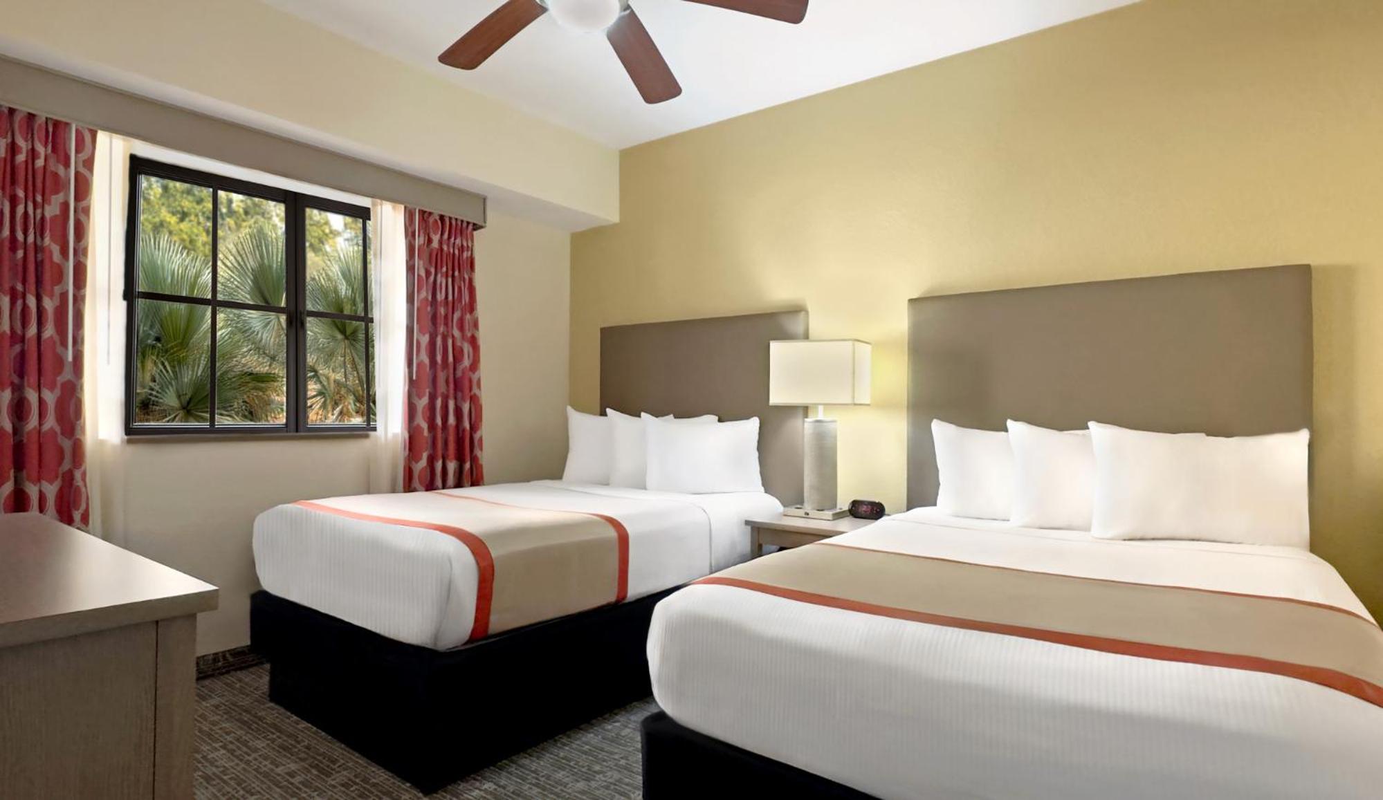 2 Bedrooms, Suite, Sofa, Floridays Orlando Resort 4/10