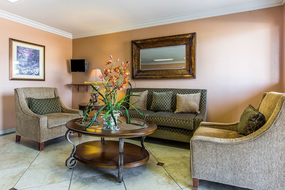 Quality Inn Lake Elsinore 36/51