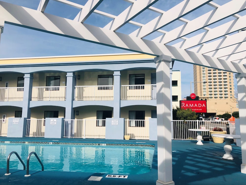 Ramada By Wyndham Virginia Beach 2/37