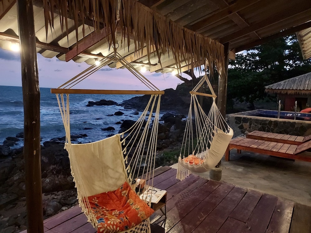 Cliff Cottage Resort 41/75