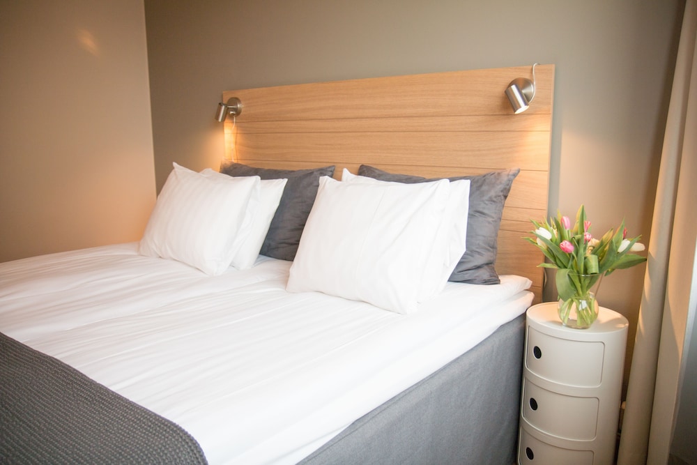 Hotell Aston 15/32