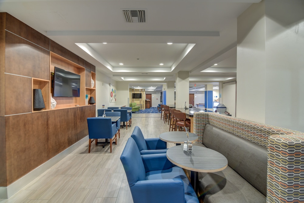 Holiday Inn Express Hotel And Suites Foley 50/75